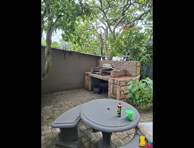2 BEDROOM APARTMENT FOR SALE IN UVONGO